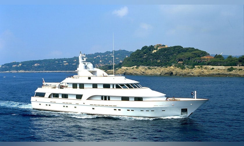 146′ Hakvoort Motor Yacht BIG EASY For Charter