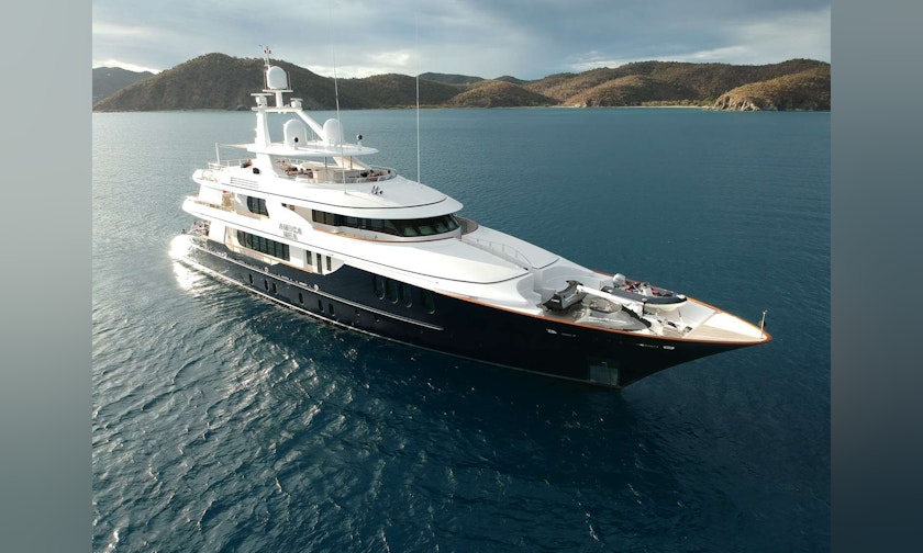 152′ Hakvoort AMICA MEA For Charter
